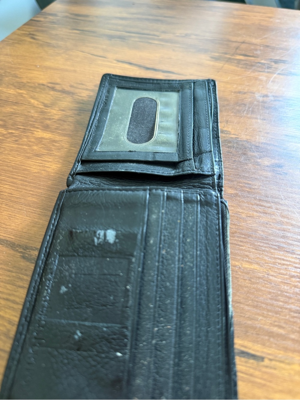 Black Leather Bi-Fold Wallet with ID Window Perry Ellis Portfolio